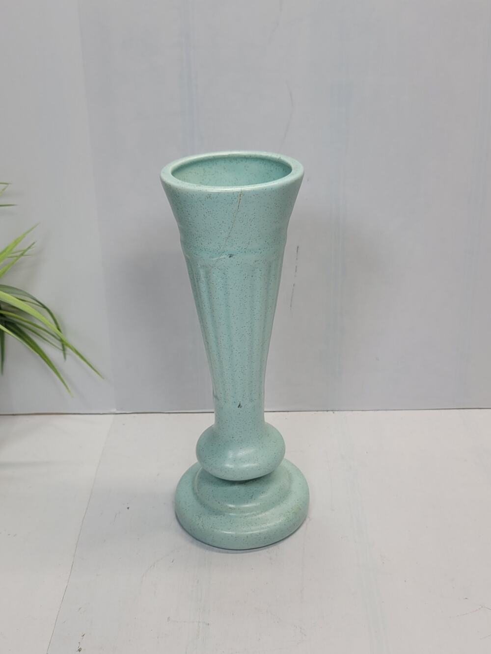 Vintage Haeger Pottery Mint Green Speckled Fluted Vase MCM (Flaw Hairline)